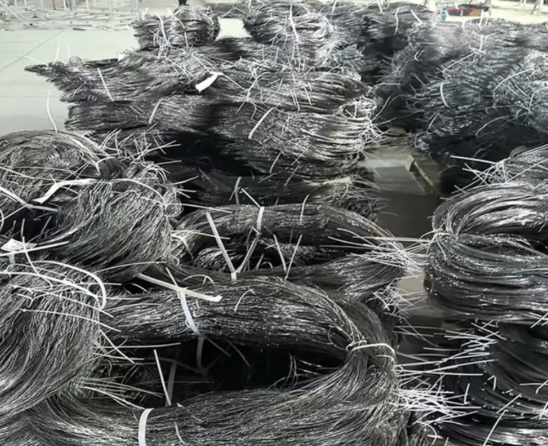 Barrier Net Tank Net Entangling Net Obstacle Net Ukraine Front Wire Mesh MZP Tank Obstacle Net Border Protection Net Track Wire Entangling Net Defense Barbed Wire Trap Net UAV Interception